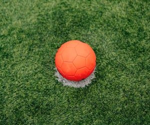 Detrás de cada jugada, de cada victoria y de cada leyenda, hay números que cuentan historias. Las estadísticas, los récords y los historiales son el reflejo de la grandeza del fútbol: goles inolvidables, partidos épicos y hazañas que quedaron marcadas para siempre.Analizar los datos del fútbol es revivir cada momento clave, entender la evolución de los equipos y descubrir cómo la estrategia y el talento se transforman en resultados. Porque en este deporte, los números no solo miden el rendimiento… también guardan la memoria de la pasión.