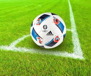 La pasión por el fútbol va más allá de los 90 minutos. Es emoción, identidad y sentimiento. Une generaciones, traspasa fronteras y convierte cada gol en una celebración colectiva. En cada cancha, desde los grandes estadios hasta los potreros, late el mismo corazón: el del amor por la pelota.El fútbol no solo se juega, se vive, se siente y se comparte. Porque detrás de cada camiseta, de cada cántico y de cada mirada al cielo, hay una historia, un sueño y una pasión que nunca muere.